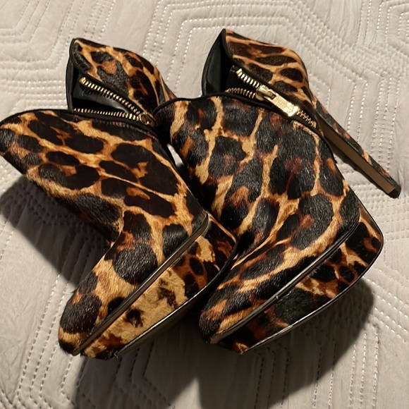 Leopard Booties by Jessica Simpson - Picture 2 of 7